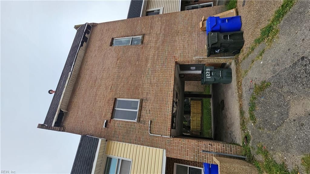 1221 Curie CT, Norfolk, VA 23513