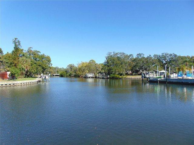 9119 TUDOR DRIVE E102, Tampa, FL 33615