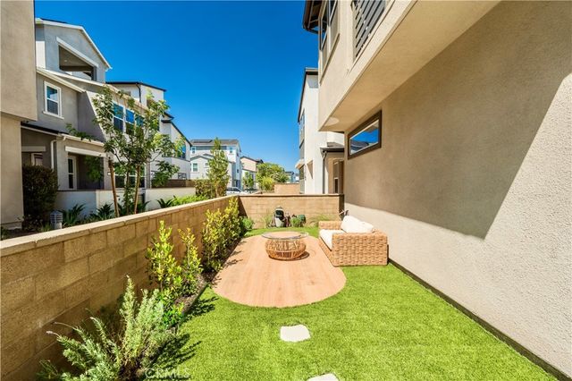 426 Lobata, Irvine, CA 92618