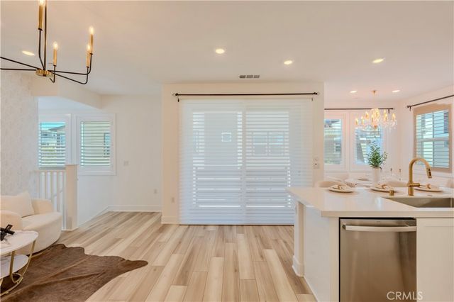 426 Lobata, Irvine, CA 92618
