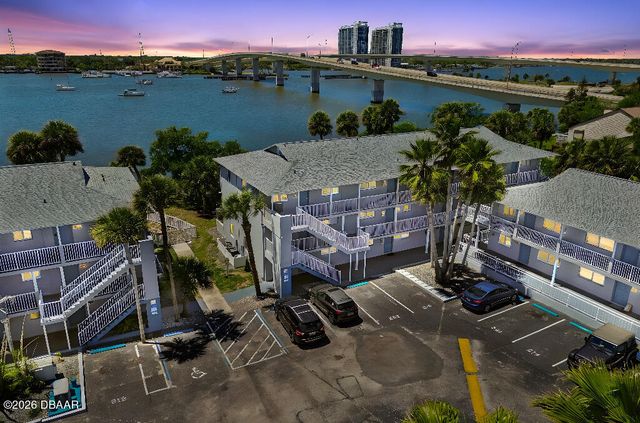 415 N Halifax Ave Apt 303, Daytona Beach, FL 32118