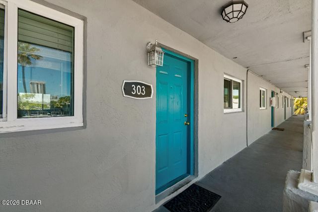 415 N Halifax Ave Apt 303, Daytona Beach, FL 32118