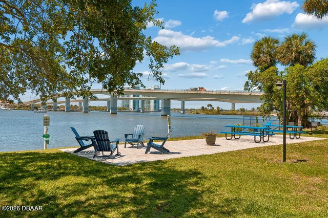 415 N Halifax Ave Apt 303, Daytona Beach, FL 32118