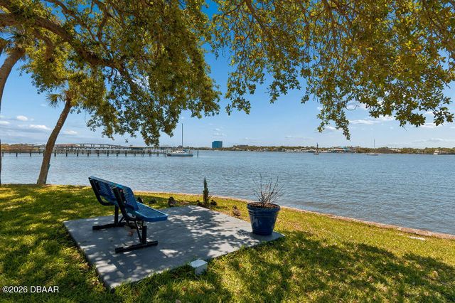 415 N Halifax Ave Apt 303, Daytona Beach, FL 32118