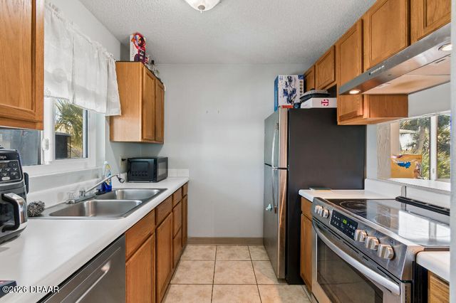 415 N Halifax Ave Apt 303, Daytona Beach, FL 32118