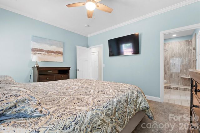 7015 Waterfront Place, Granite Falls, NC 28630
