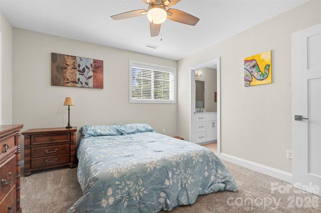 7015 Waterfront Place, Granite Falls, NC 28630