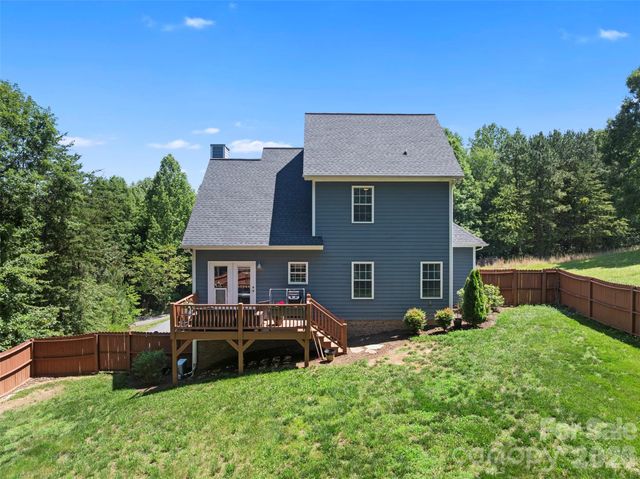 7015 Waterfront Place, Granite Falls, NC 28630