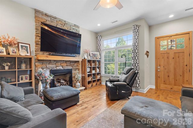 7015 Waterfront Place, Granite Falls, NC 28630