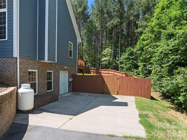 7015 Waterfront Place, Granite Falls, NC 28630