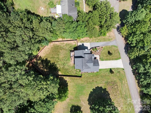 7015 Waterfront Place, Granite Falls, NC 28630