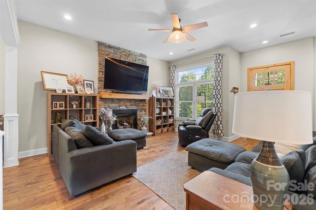 7015 Waterfront Place, Granite Falls, NC 28630