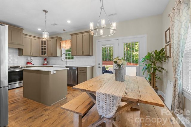 7015 Waterfront Place, Granite Falls, NC 28630