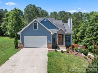 7015 Waterfront Place, Granite Falls, NC 28630