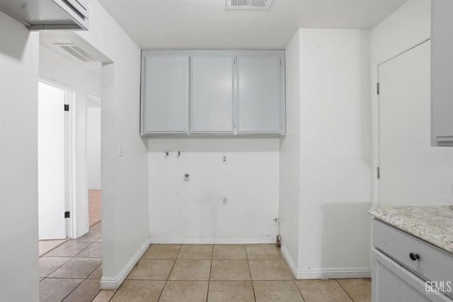 5208 Thyme Lane, Bakersfield, CA 93309