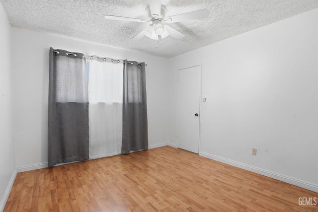 5208 Thyme Lane, Bakersfield, CA 93309