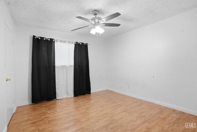 5208 Thyme Lane, Bakersfield, CA 93309