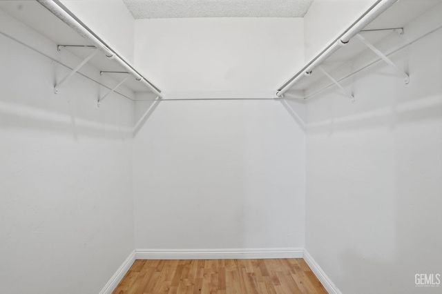 5208 Thyme Lane, Bakersfield, CA 93309