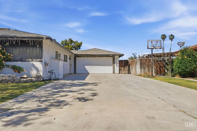 5208 Thyme Lane, Bakersfield, CA 93309