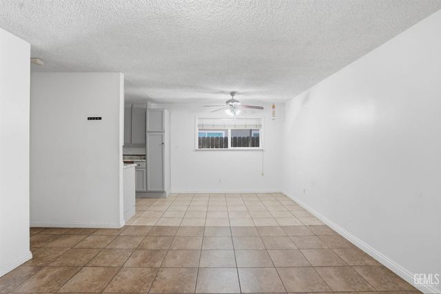 5208 Thyme Lane, Bakersfield, CA 93309