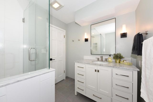10232 Greenview DRIVE, Mequon, WI 53092