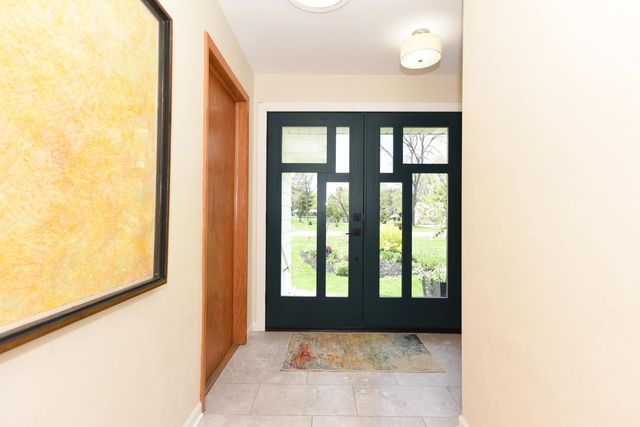 10232 Greenview DRIVE, Mequon, WI 53092