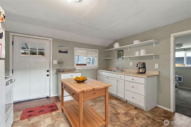 547 S Sullivan Street, Seattle, WA 98108