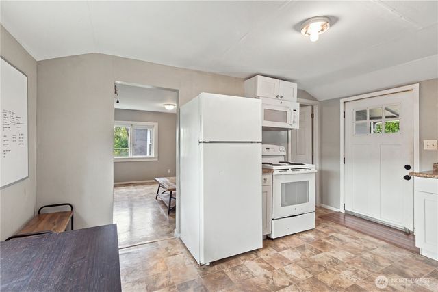 547 S Sullivan Street, Seattle, WA 98108