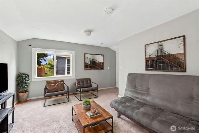 547 S Sullivan Street, Seattle, WA 98108