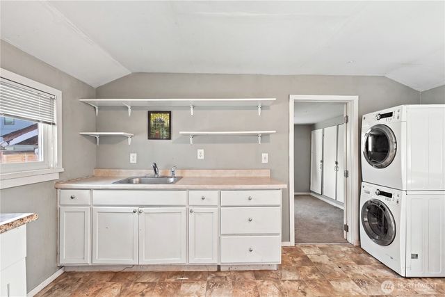 547 S Sullivan Street, Seattle, WA 98108