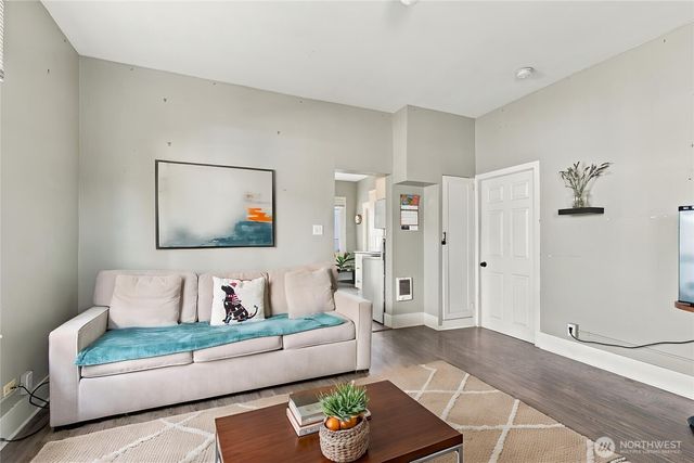 547 S Sullivan Street, Seattle, WA 98108