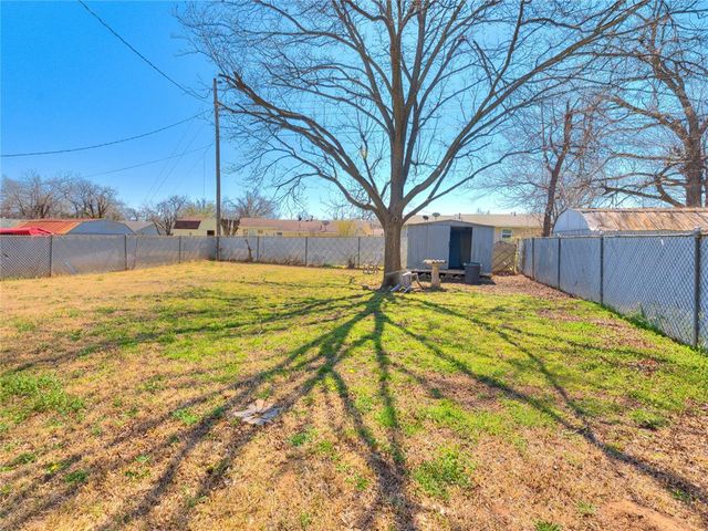 1223 E Rose Drive, Shawnee, OK 74804