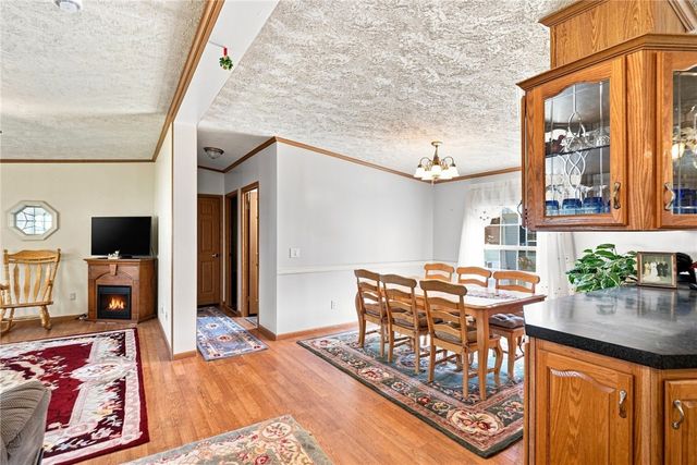 40 Blackbird Court, Tiverton, RI 02878