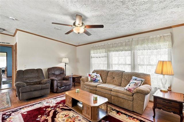 40 Blackbird Court, Tiverton, RI 02878