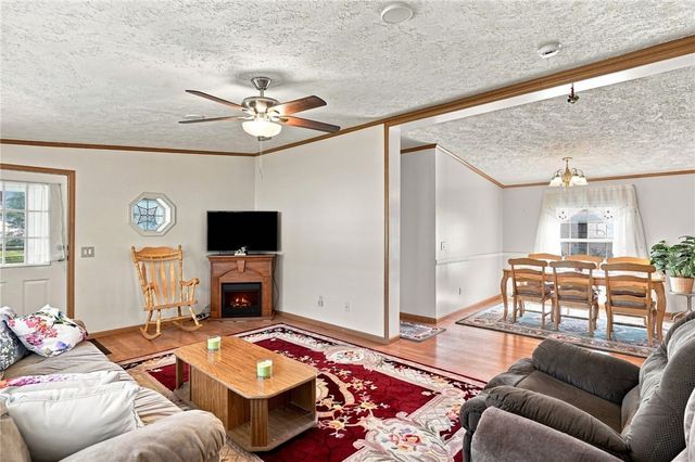 40 Blackbird Court, Tiverton, RI 02878