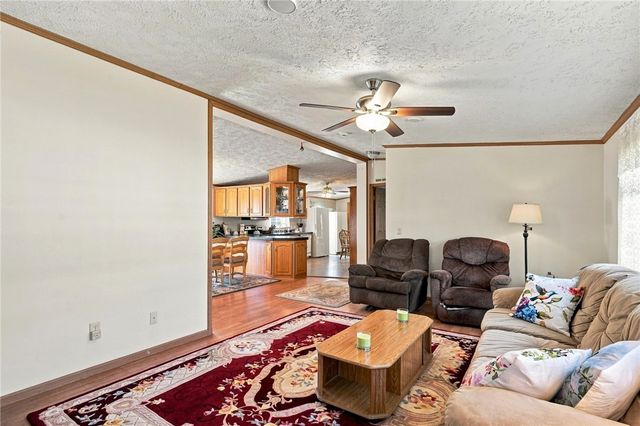 40 Blackbird Court, Tiverton, RI 02878