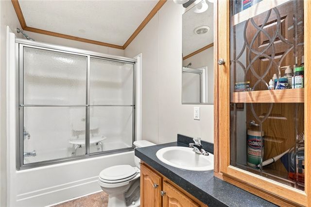 40 Blackbird Court, Tiverton, RI 02878