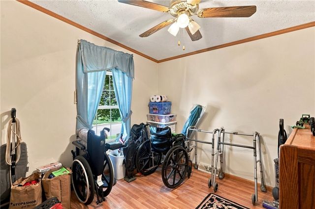 40 Blackbird Court, Tiverton, RI 02878