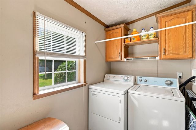 40 Blackbird Court, Tiverton, RI 02878