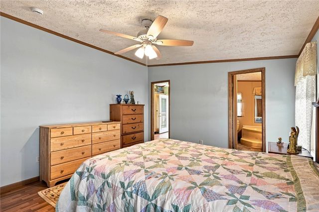 40 Blackbird Court, Tiverton, RI 02878