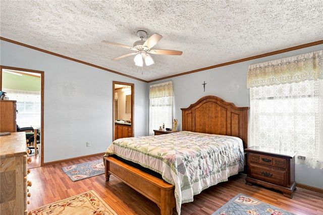 40 Blackbird Court, Tiverton, RI 02878