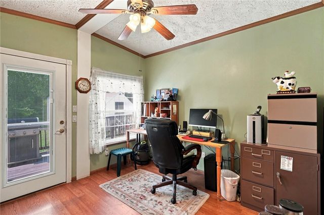 40 Blackbird Court, Tiverton, RI 02878