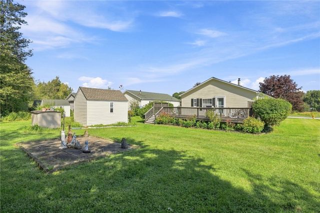 40 Blackbird Court, Tiverton, RI 02878