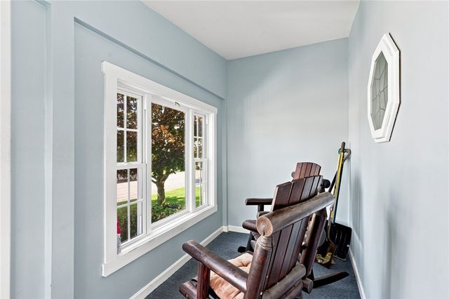 40 Blackbird Court, Tiverton, RI 02878