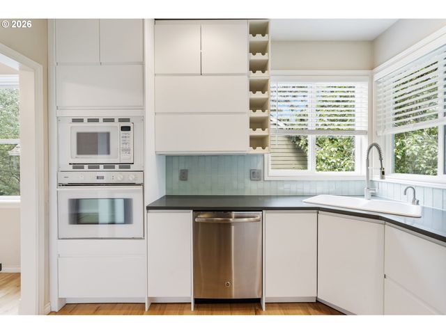 9907 Nw BARTHOLOMEW Dr, Portland, OR 97229