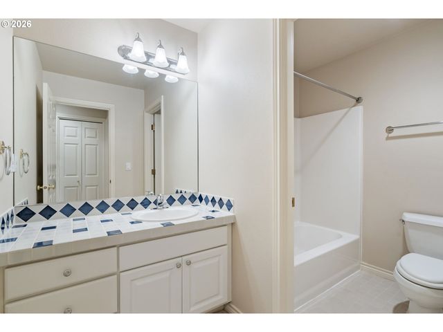 9907 Nw BARTHOLOMEW Dr, Portland, OR 97229