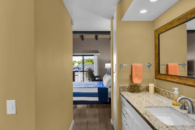 1409 N Sunrise Way 55, Palm Springs, CA 92262