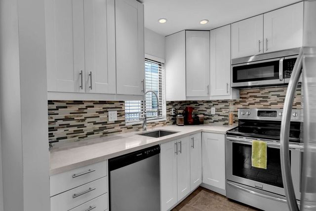 1409 N Sunrise Way 55, Palm Springs, CA 92262