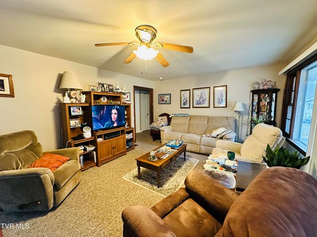 155 Reading Road, Weber City, VA 24290