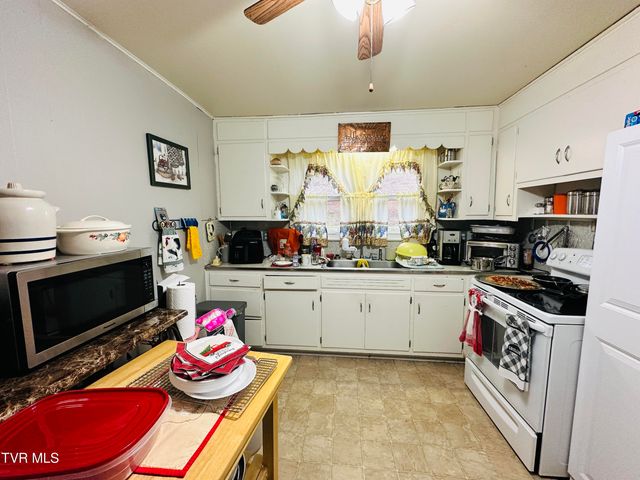 155 Reading Road, Weber City, VA 24290